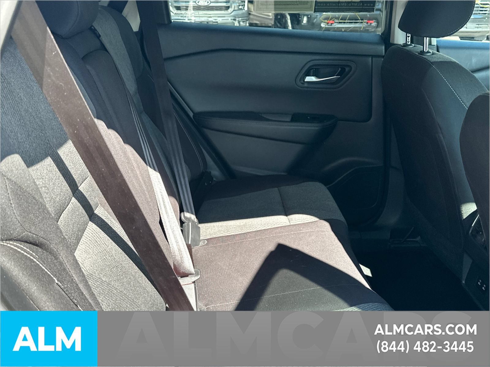 Used 2025 Nissan Rogue SV FWD image 33