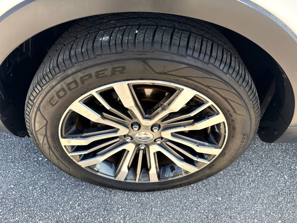 Certified 2017 Ford Explorer Platinum image 13