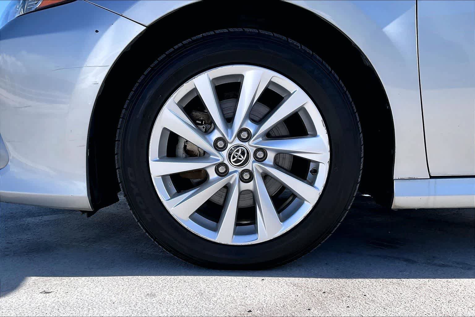 Used 2021 Toyota Camry LE FWD image 8