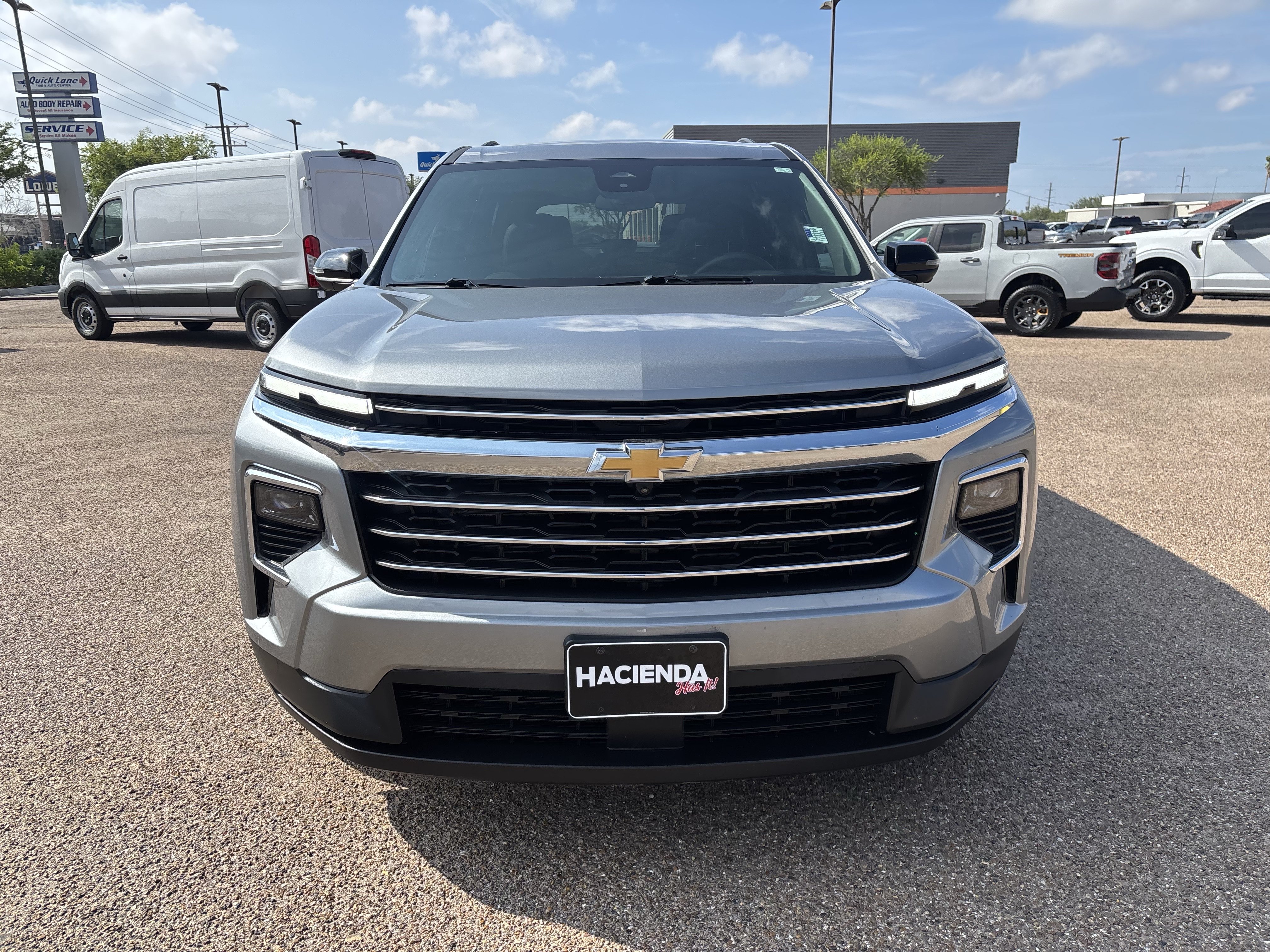 Used 2025 Chevrolet Traverse LT w/ Driver Confidence Package FWD image 6