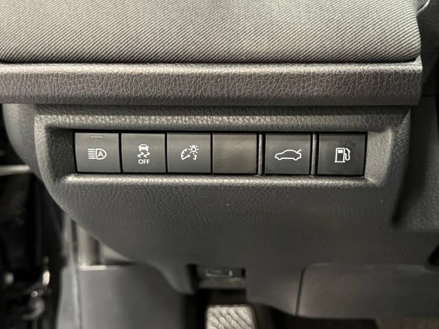 Used 2025 Toyota Camry LE FWD image 13