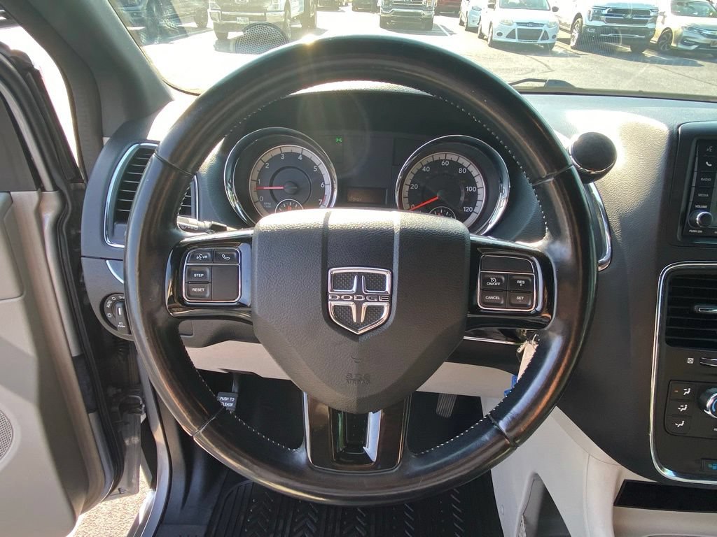 Used 2019 Dodge Grand Caravan SXT FWD image 13