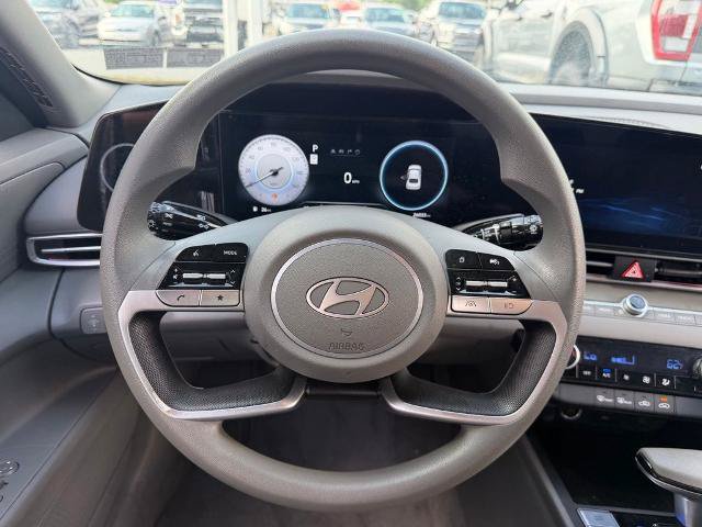 Used 2024 Hyundai Elantra SEL FWD image 15