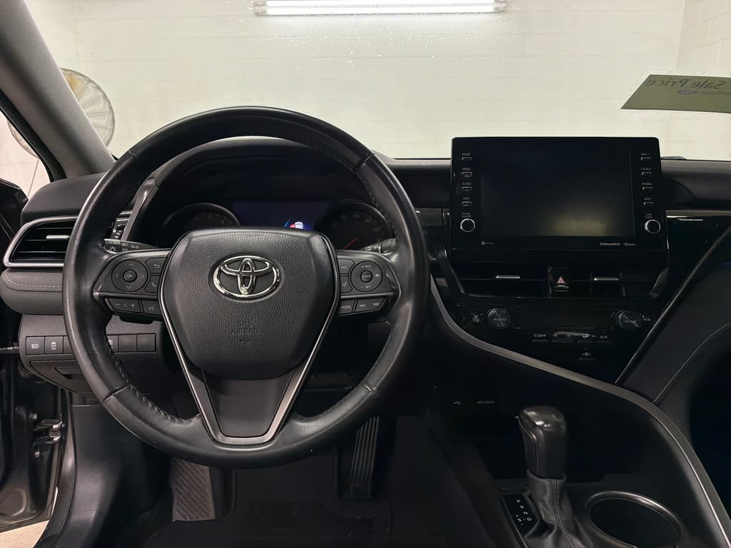 Used 2021 Toyota Camry XSE FWD image 7