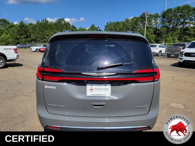 Used 2023 Chrysler Pacifica Limited FWD image 4