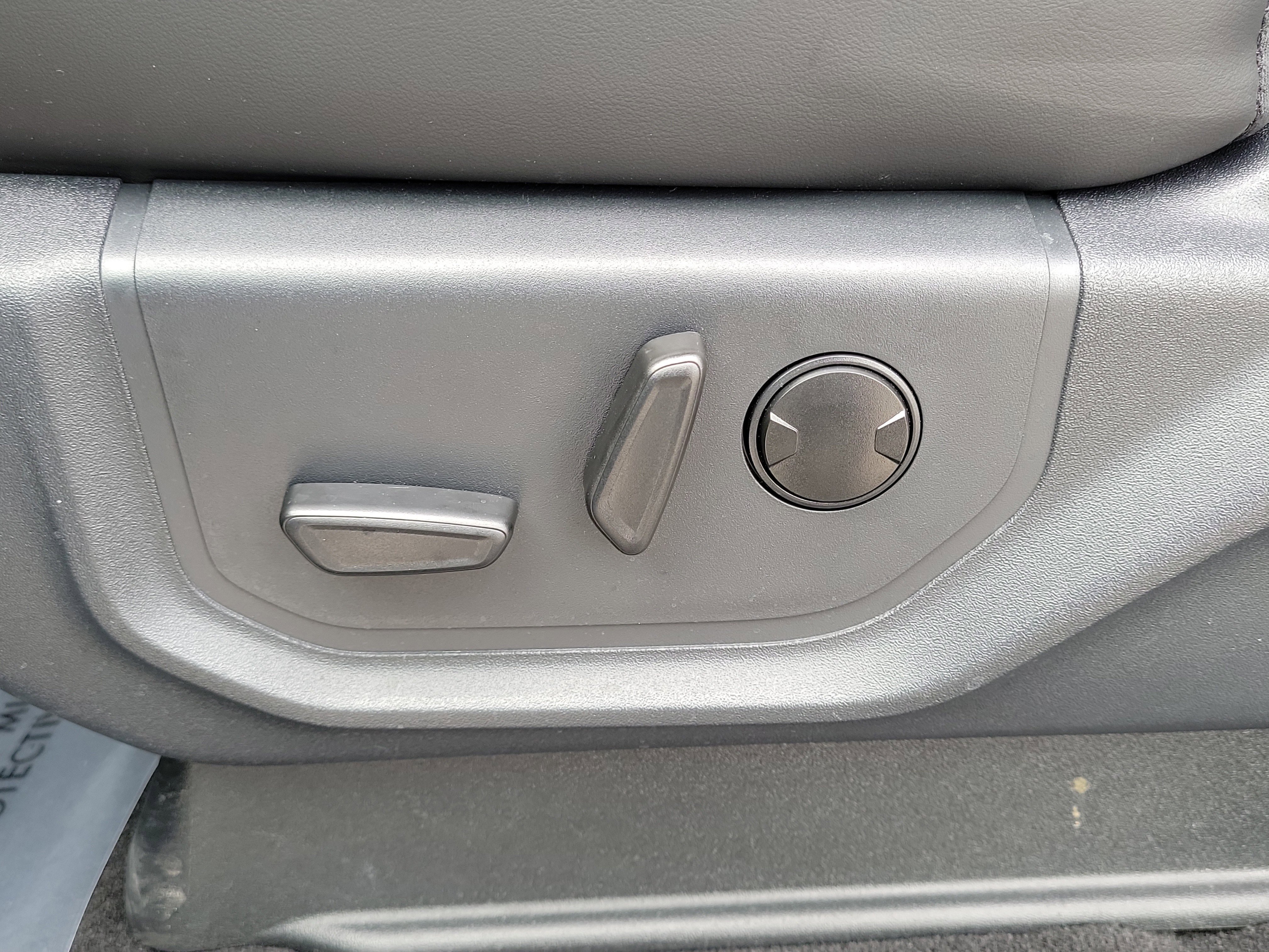 Certified 2024 Ford Expedition XLT image 13