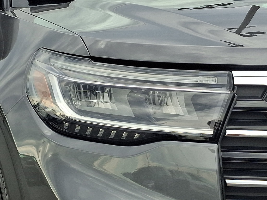 Certified 2026 Ford Explorer Active w/ Active Comfort Package AWD/4WD image 9