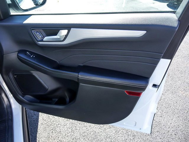 Certified 2023 Ford Escape SE w/ PHEV Premium Package image 32