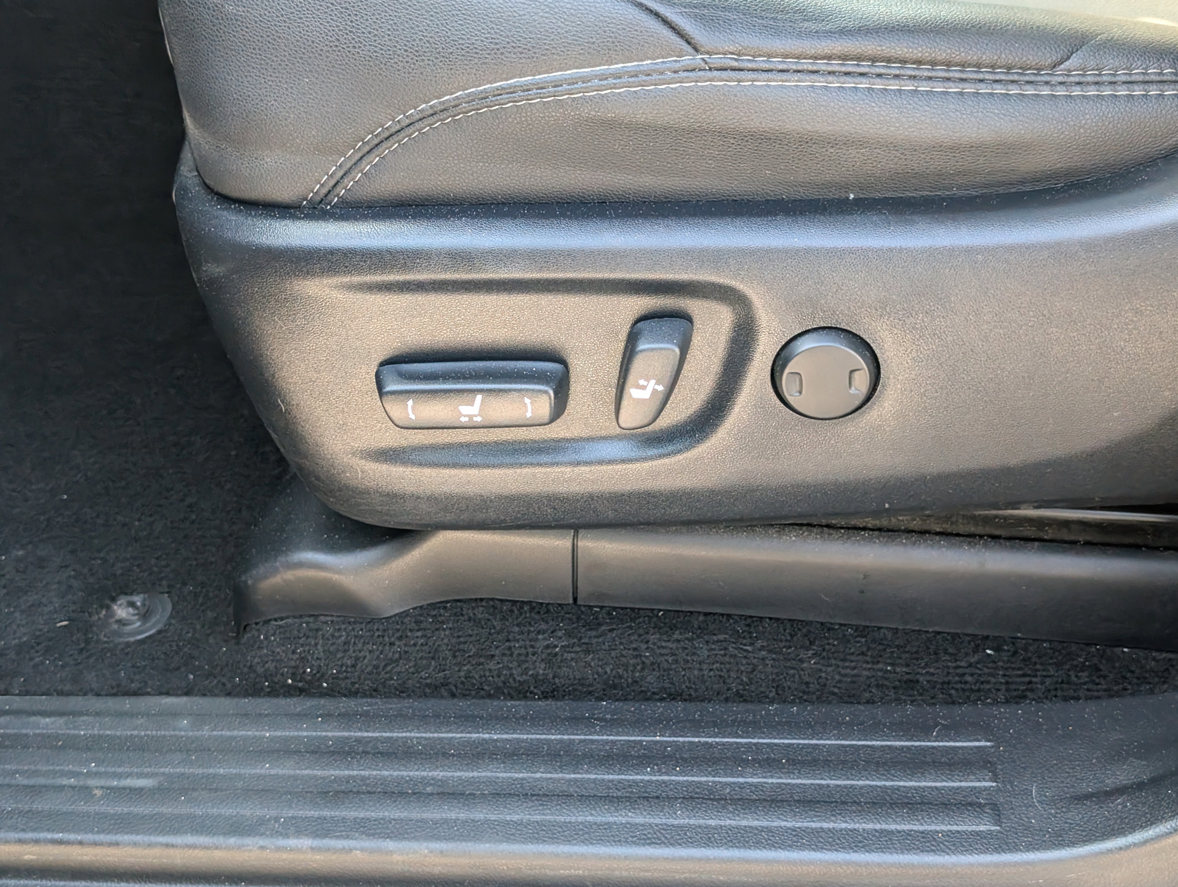 Used 2020 Toyota 4Runner SR5 Premium w/ Moonroof Package AWD/4WD image 24