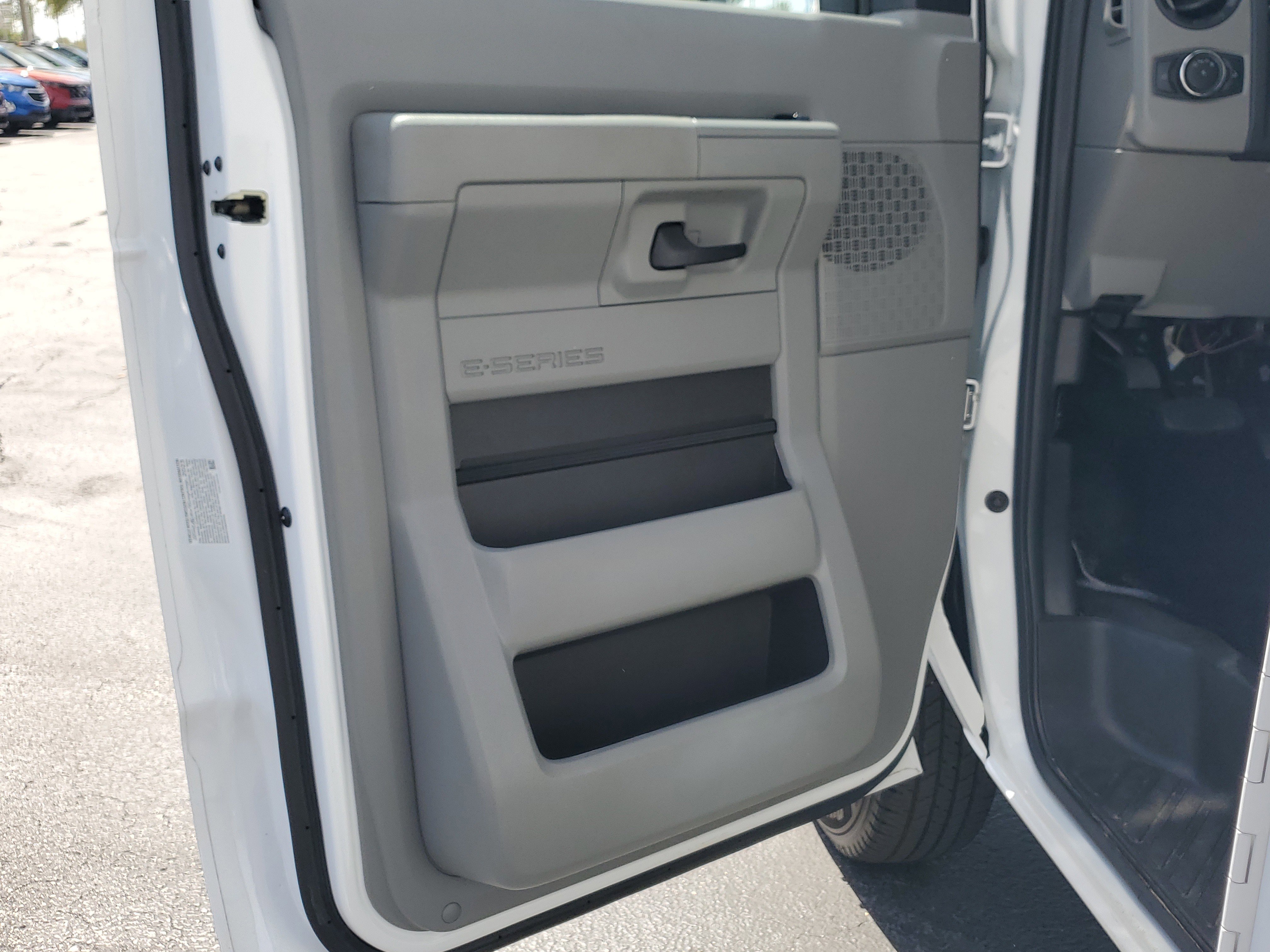 Certified 2024 Ford E-450 and Econoline 450 Super Duty w/ Driver's Safety Package image 12