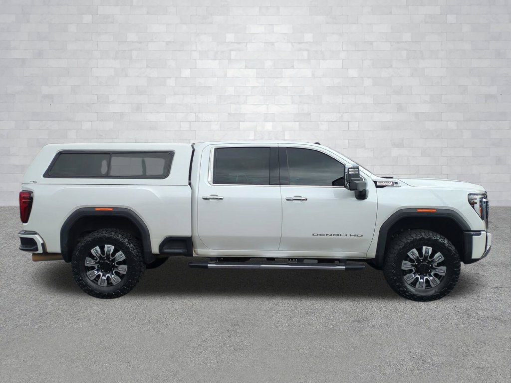 Used 2024 GMC Sierra 2500 Denali w/ Denali Reserve Package AWD/4WD image 3
