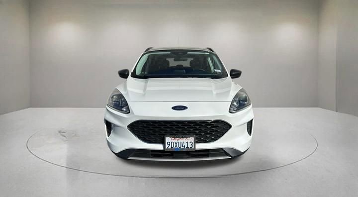 Certified 2022 Ford Escape SE FWD image 2