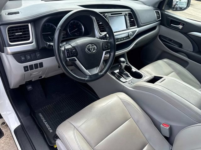 Used 2018 Toyota Highlander XLE FWD image 26