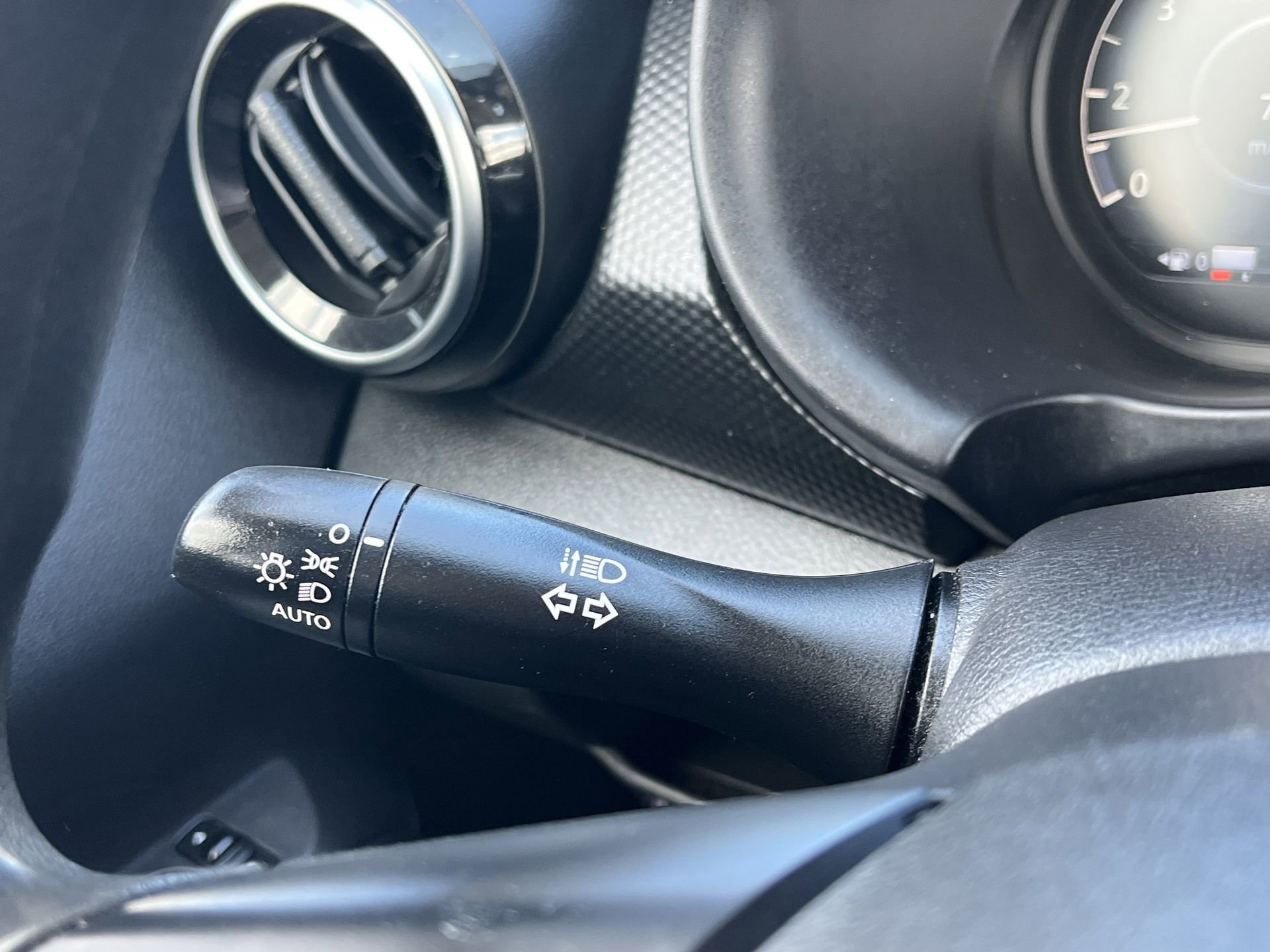 Used 2024 Nissan Kicks SV w/ Interior Electronics Package image 13