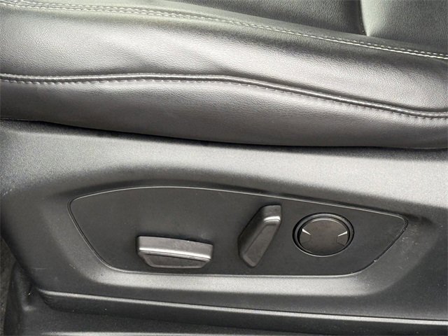 Certified 2022 Ford Explorer XLT w/ Equipment Group 202A image 7