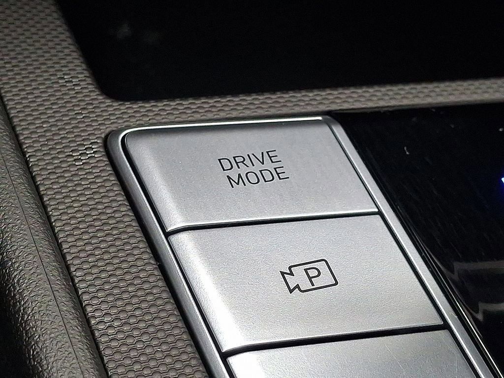 Used 2024 Hyundai Elantra SEL image 26