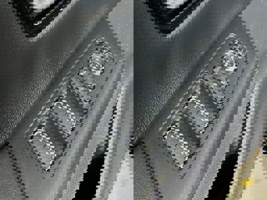 Used 2025 Honda CR-V EX-L image 29