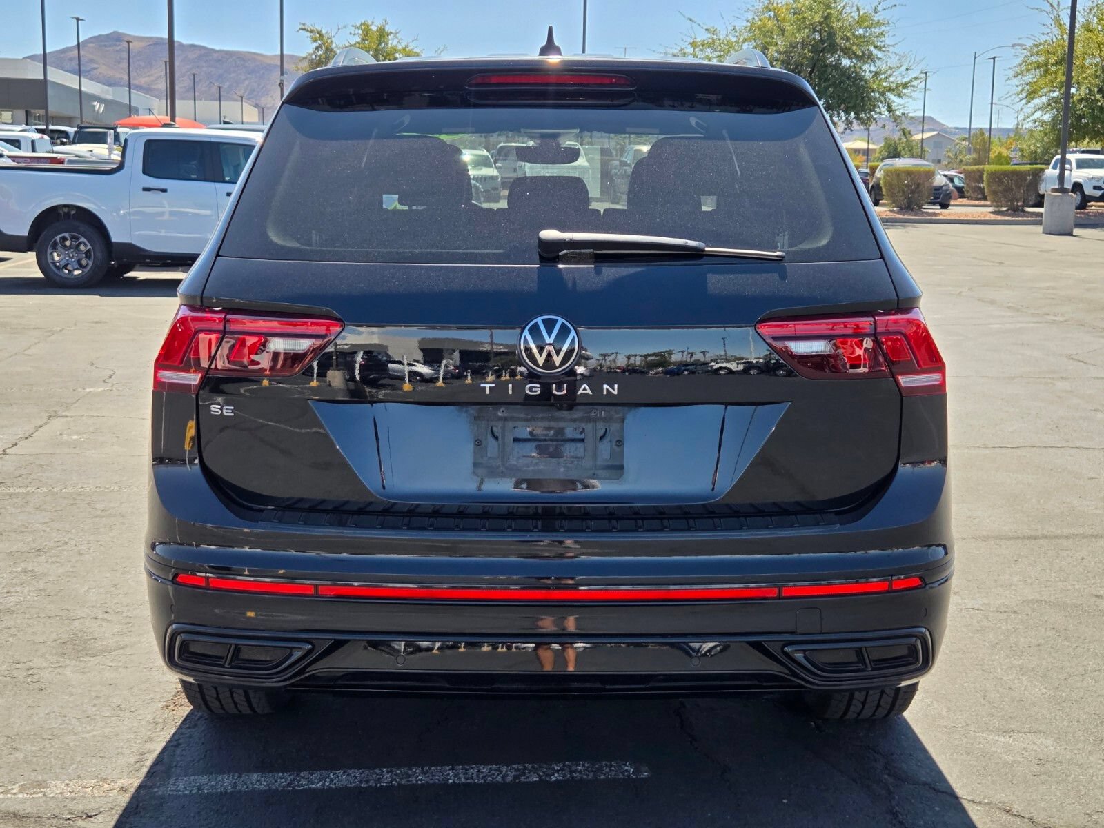 Used 2022 Volkswagen Tiguan SE R-Line FWD image 5