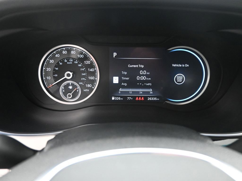 Used 2025 Genesis G70 2.5T image 14