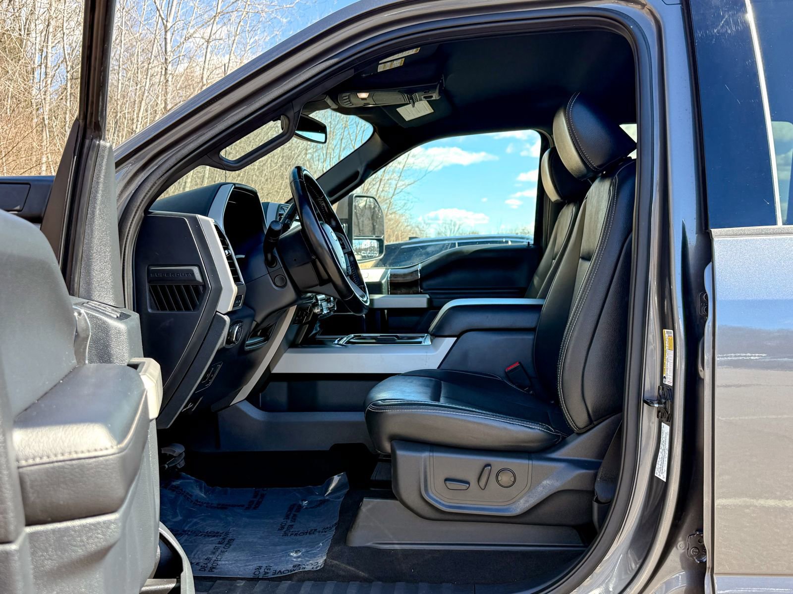 Certified 2022 Ford F350 Lariat w/ Lariat Ultimate Package image 17