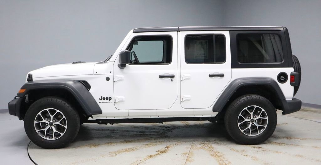 Used 2024 Jeep Wrangler Sport S image 2