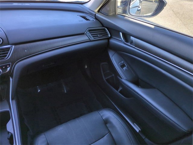 Used 2018 Honda Accord Touring image 16