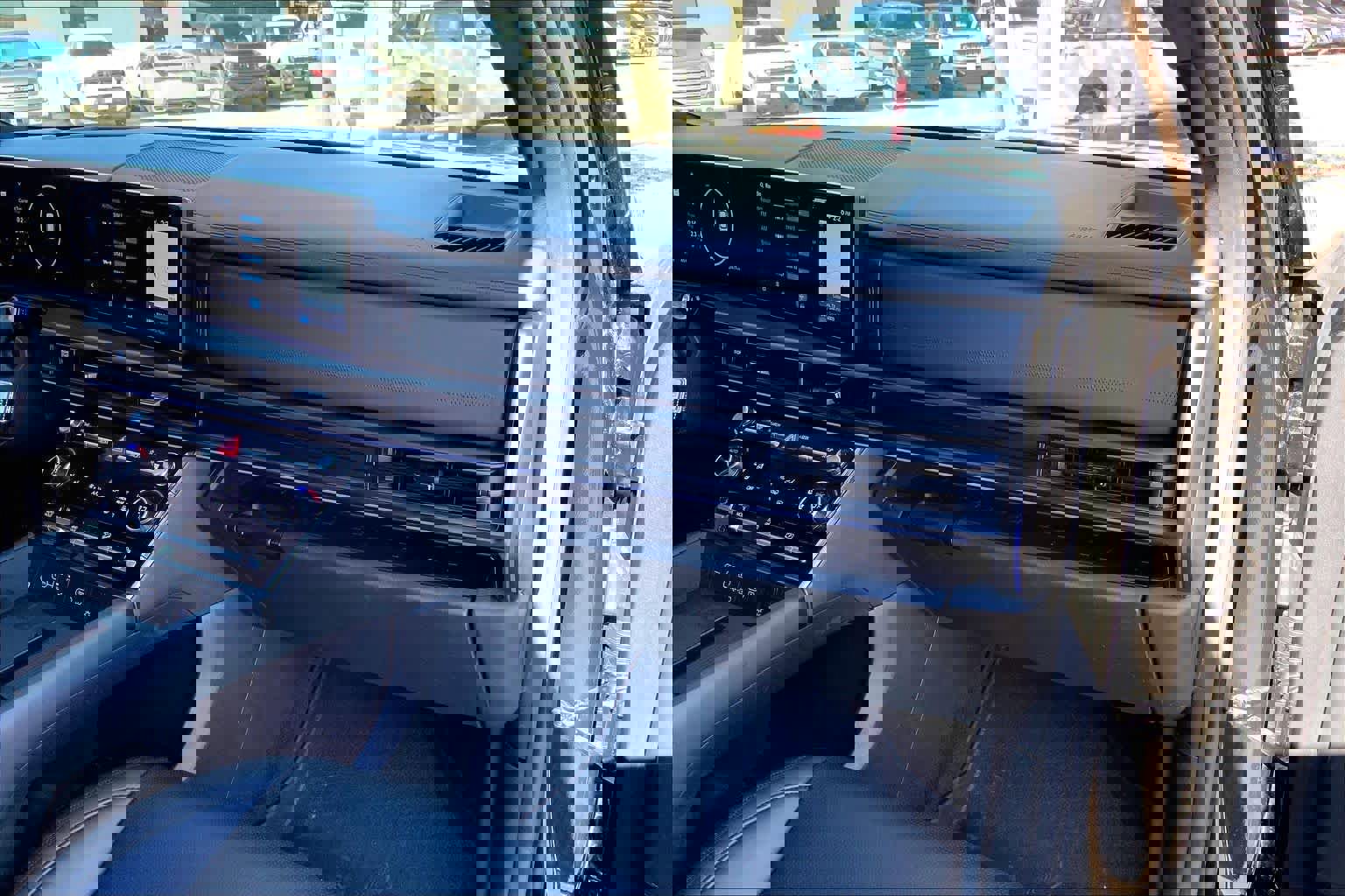 Used 2024 Hyundai Santa Fe Calligraphy image 18