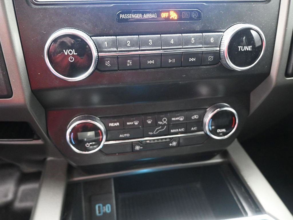 Certified 2020 Ford Expedition Max XLT image 16