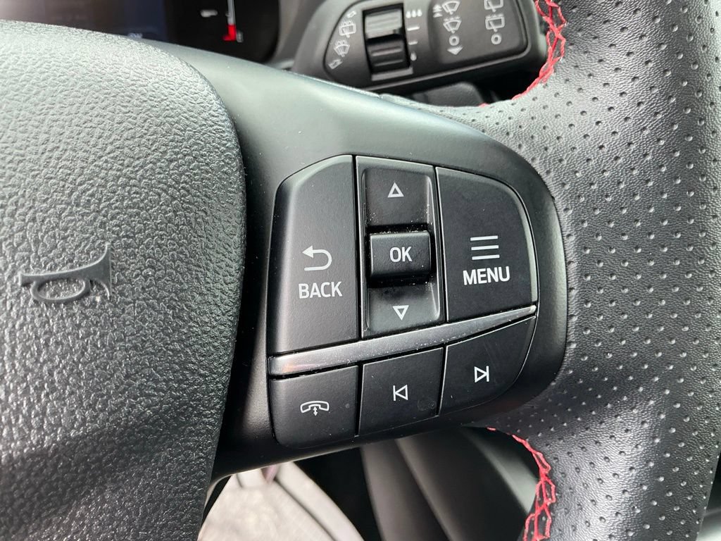 Certified 2025 Ford Escape ST-Line FWD image 33
