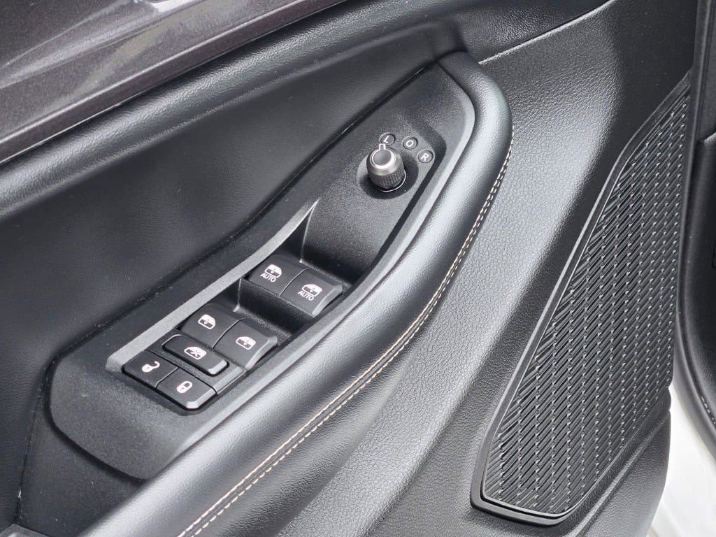 Used 2023 Jeep Grand Cherokee Altitude AWD/4WD image 22