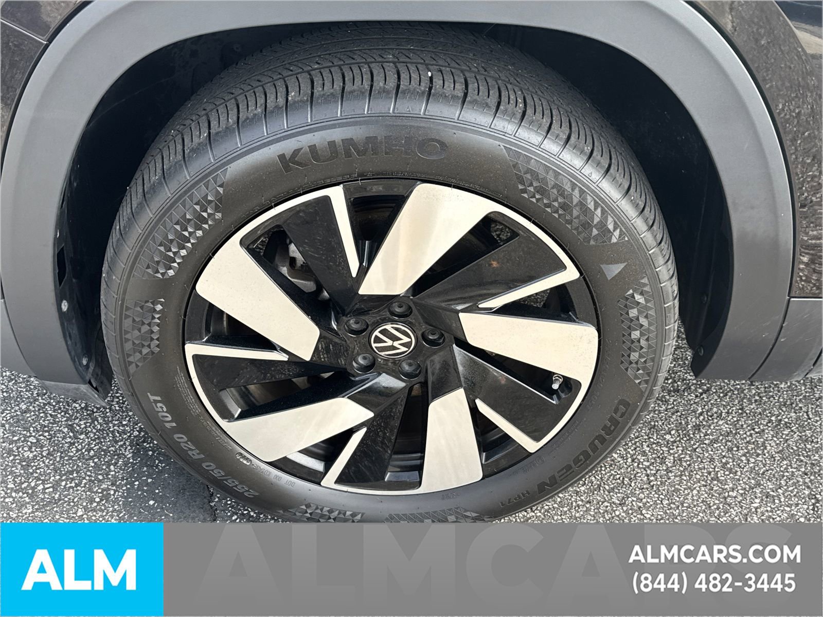 Used 2025 Volkswagen Atlas Cross Sport SE image 14