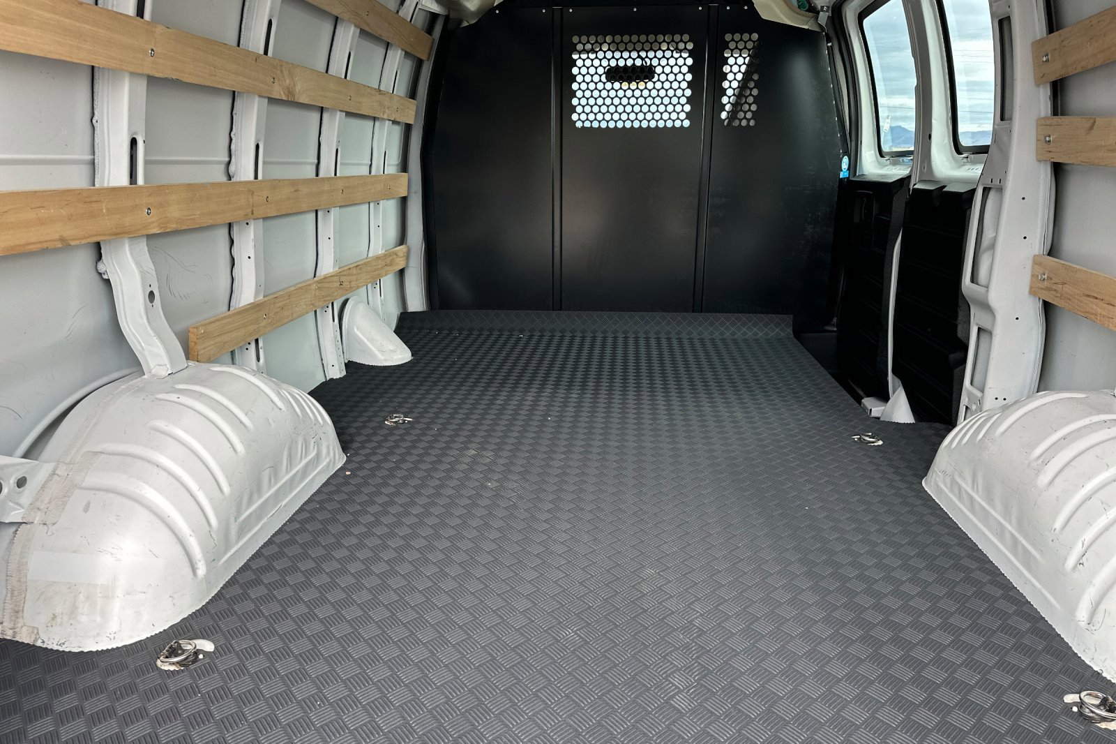 Used 2023 Chevrolet Express 2500 w/ Driver Convenience Package image 14