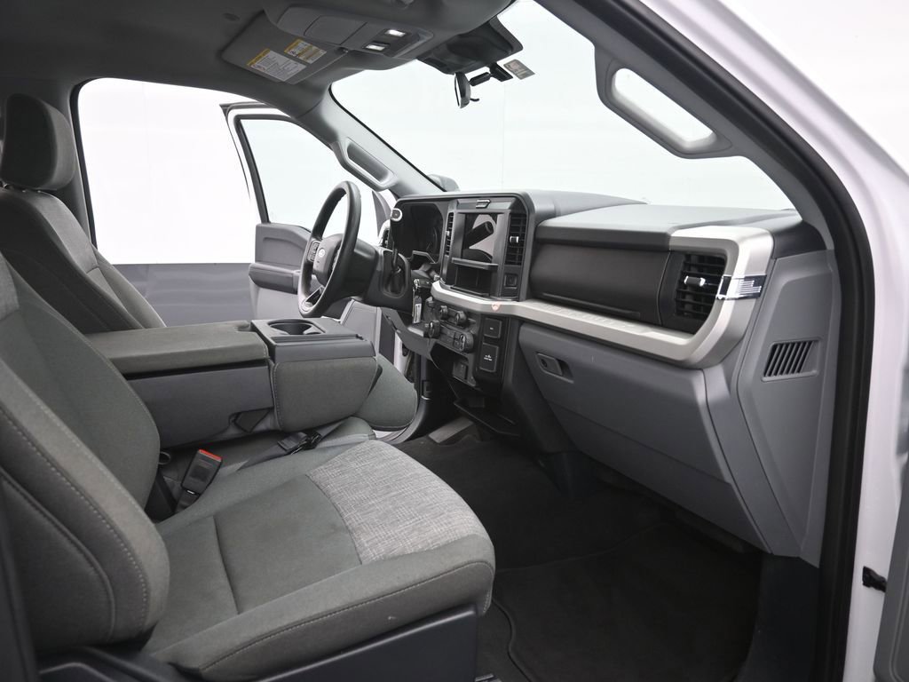 Certified 2025 Ford F250 XLT AWD/4WD image 24