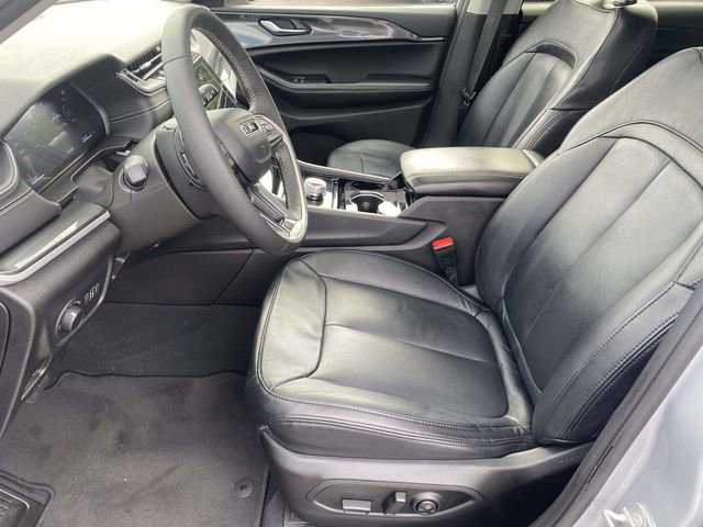 Used 2023 Jeep Grand Cherokee L Laredo w/ Luxury Tech Group I AWD/4WD image 18