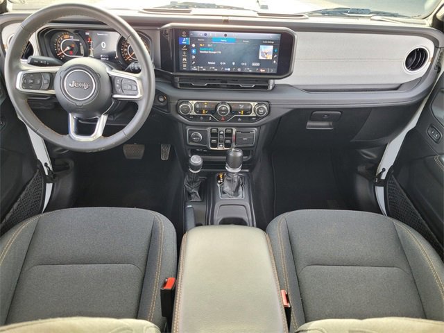 Used 2024 Jeep Wrangler Sahara image 12
