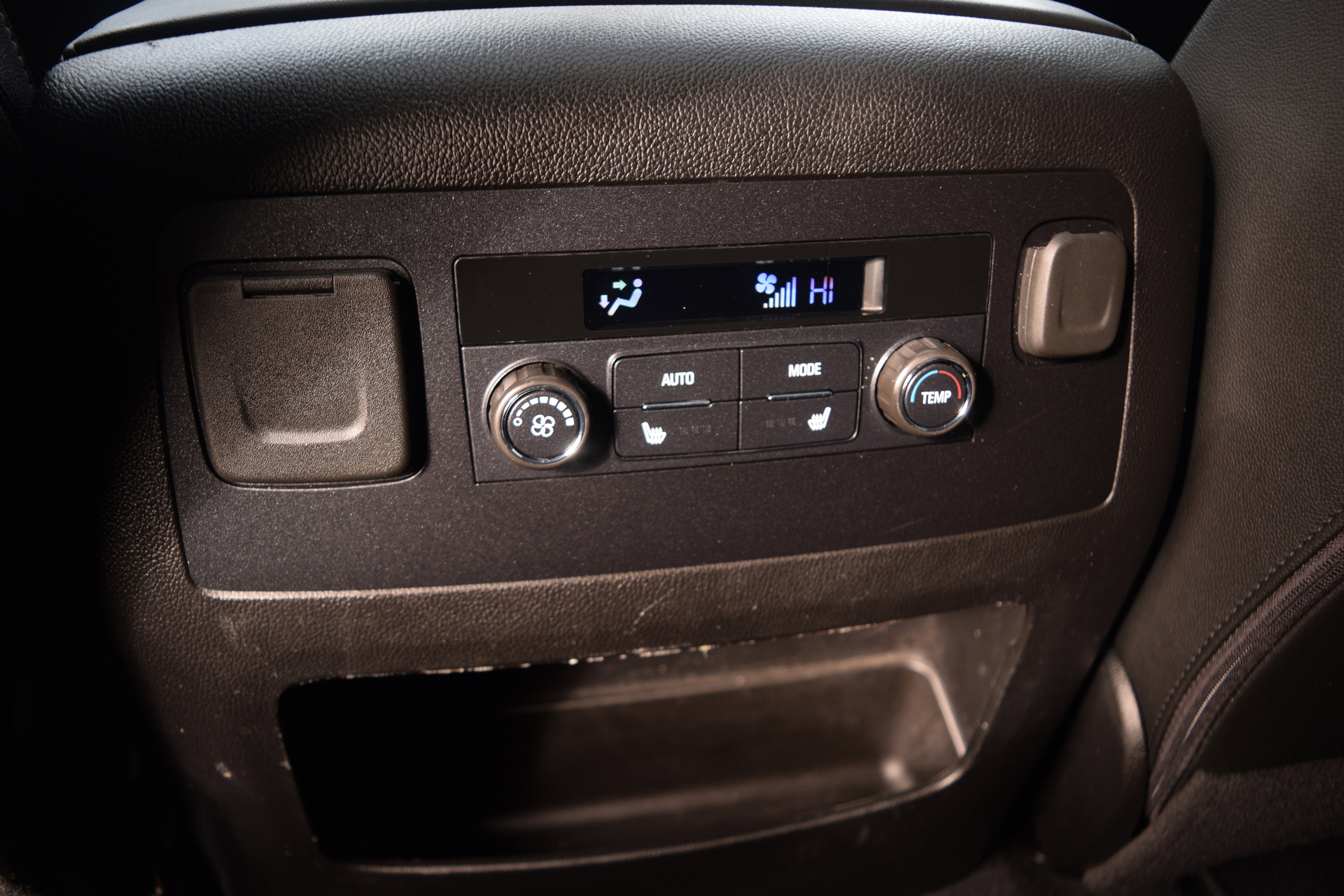 Used 2020 Chevrolet Tahoe LT w/ Luxury Package image 22