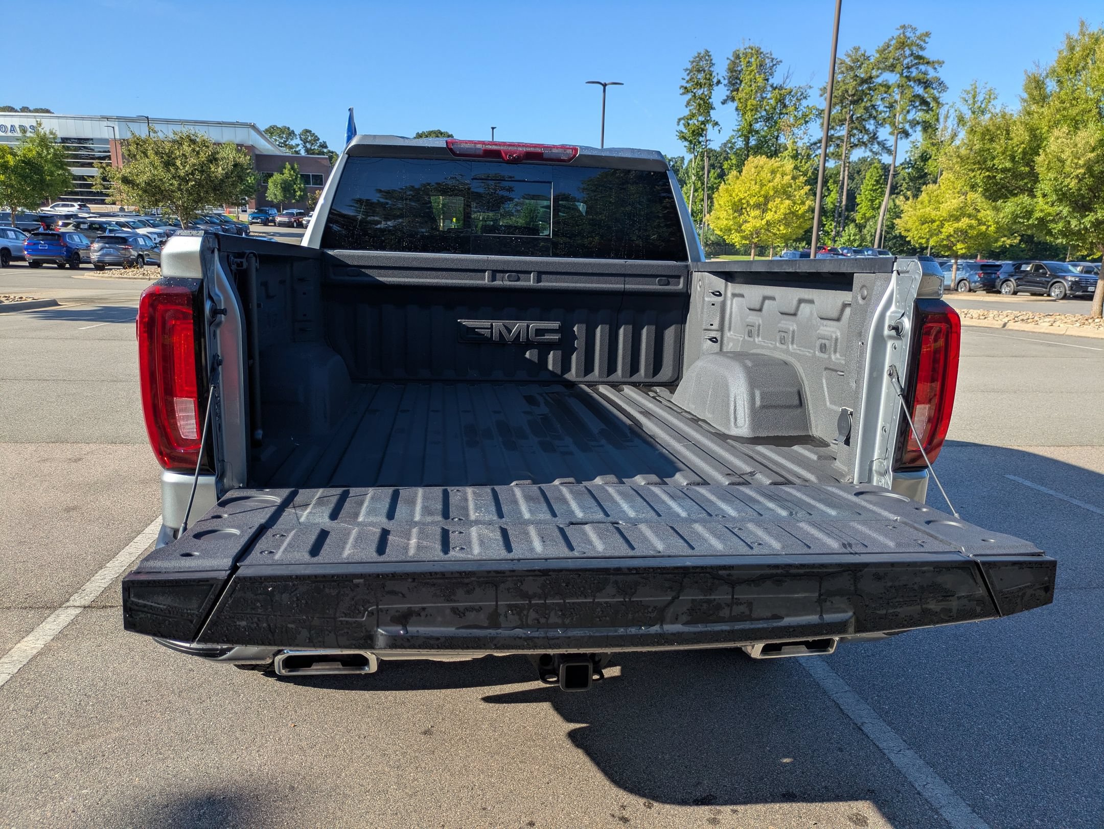 Used 2025 GMC Sierra 1500 AT4 w/ AT4 Premium Package AWD/4WD image 34