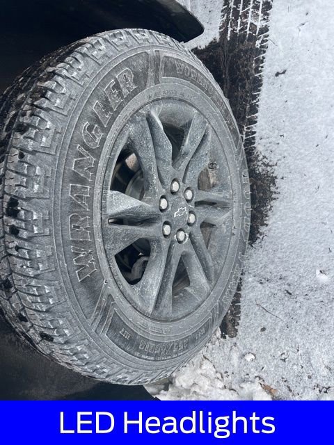 Used 2023 Chevrolet Traverse LS w/ Midnight/Sport Edition image 7