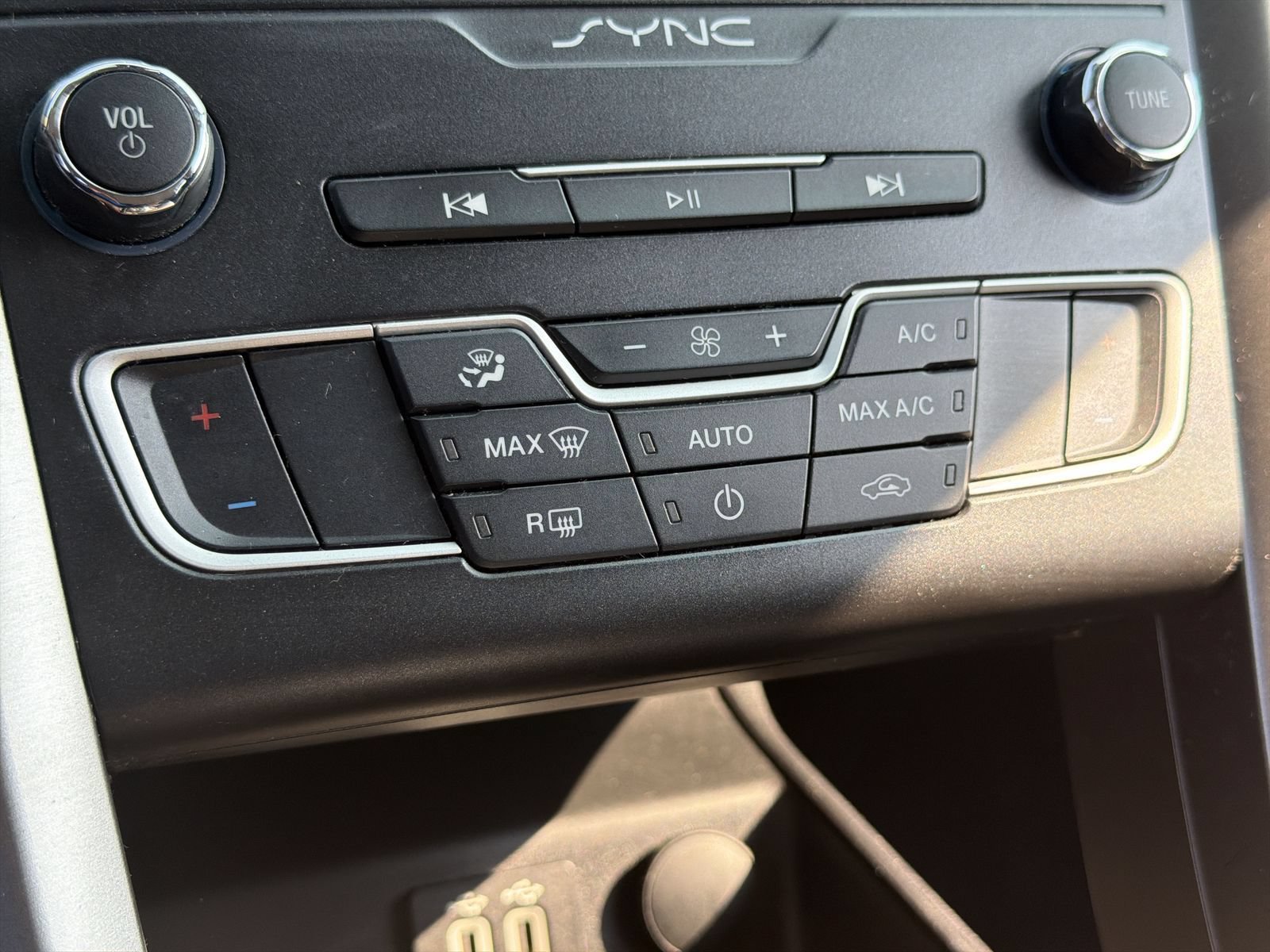 Certified 2020 Ford Fusion SE FWD image 23