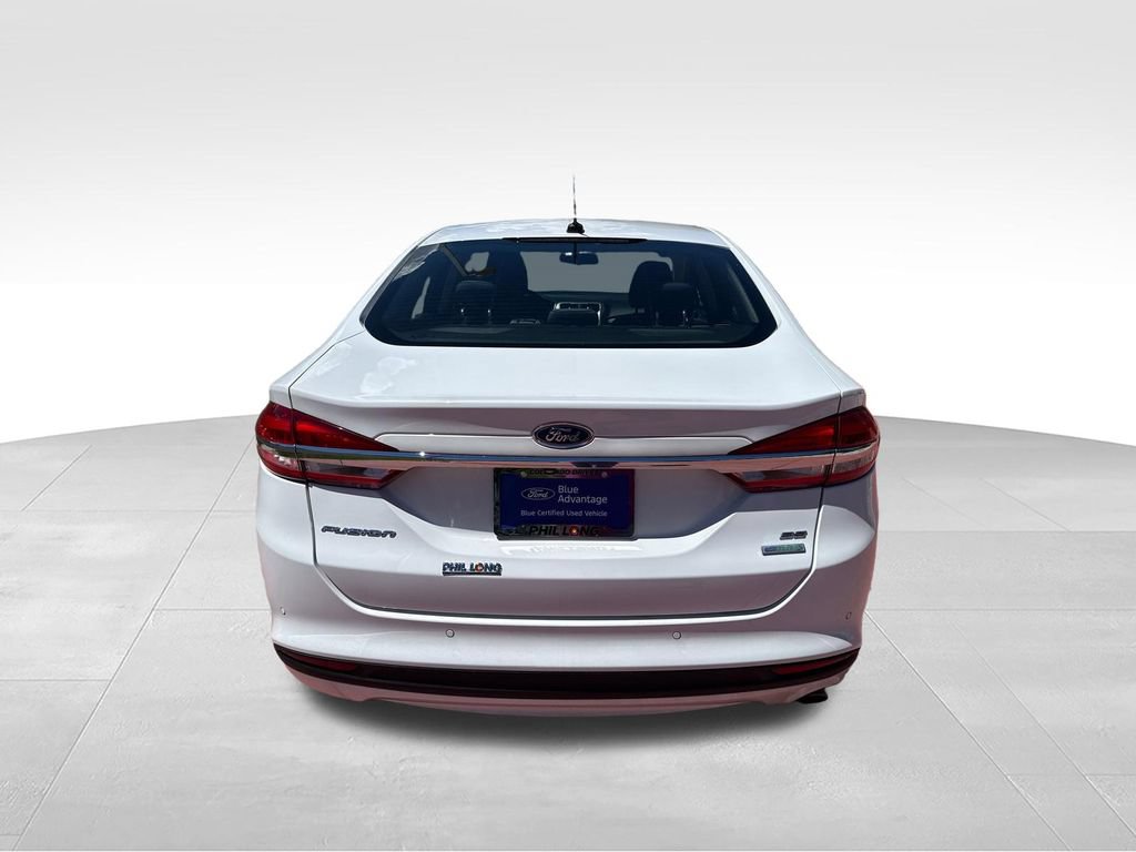 Certified 2018 Ford Fusion SE w/ Fusion SE Technology Package FWD image 8