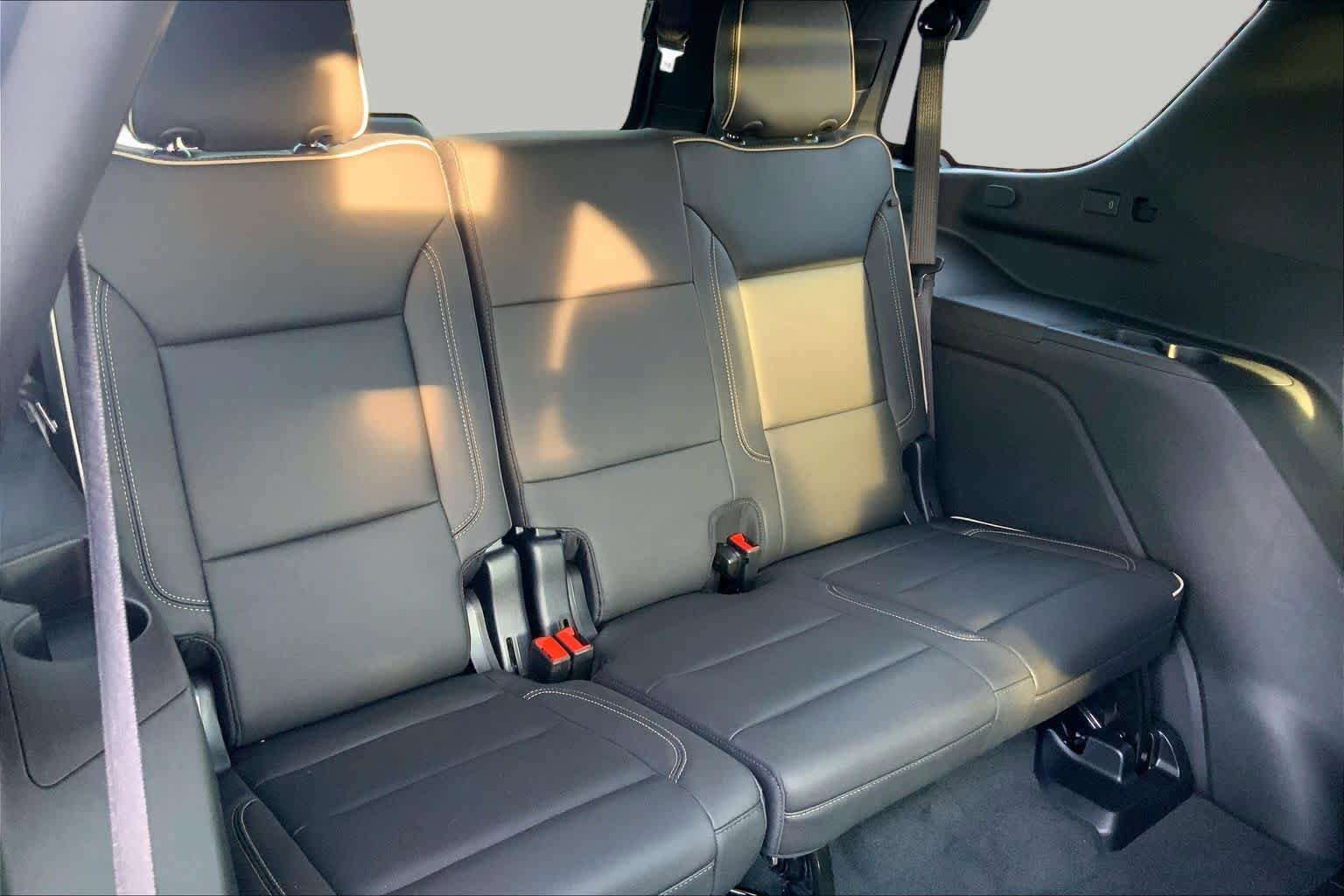 Used 2026 Chevrolet Tahoe Premier w/ Sun And Tow Package RWD image 19