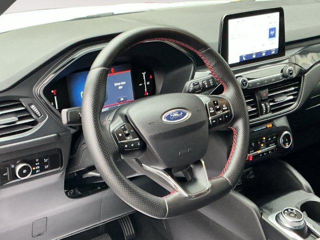 Certified 2025 Ford Escape ST-Line Select AWD/4WD image 13