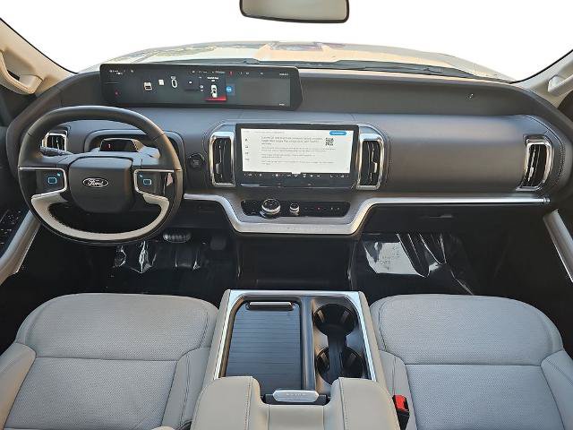 Certified 2025 Ford Expedition Platinum w/ Driver's Package AWD/4WD image 9