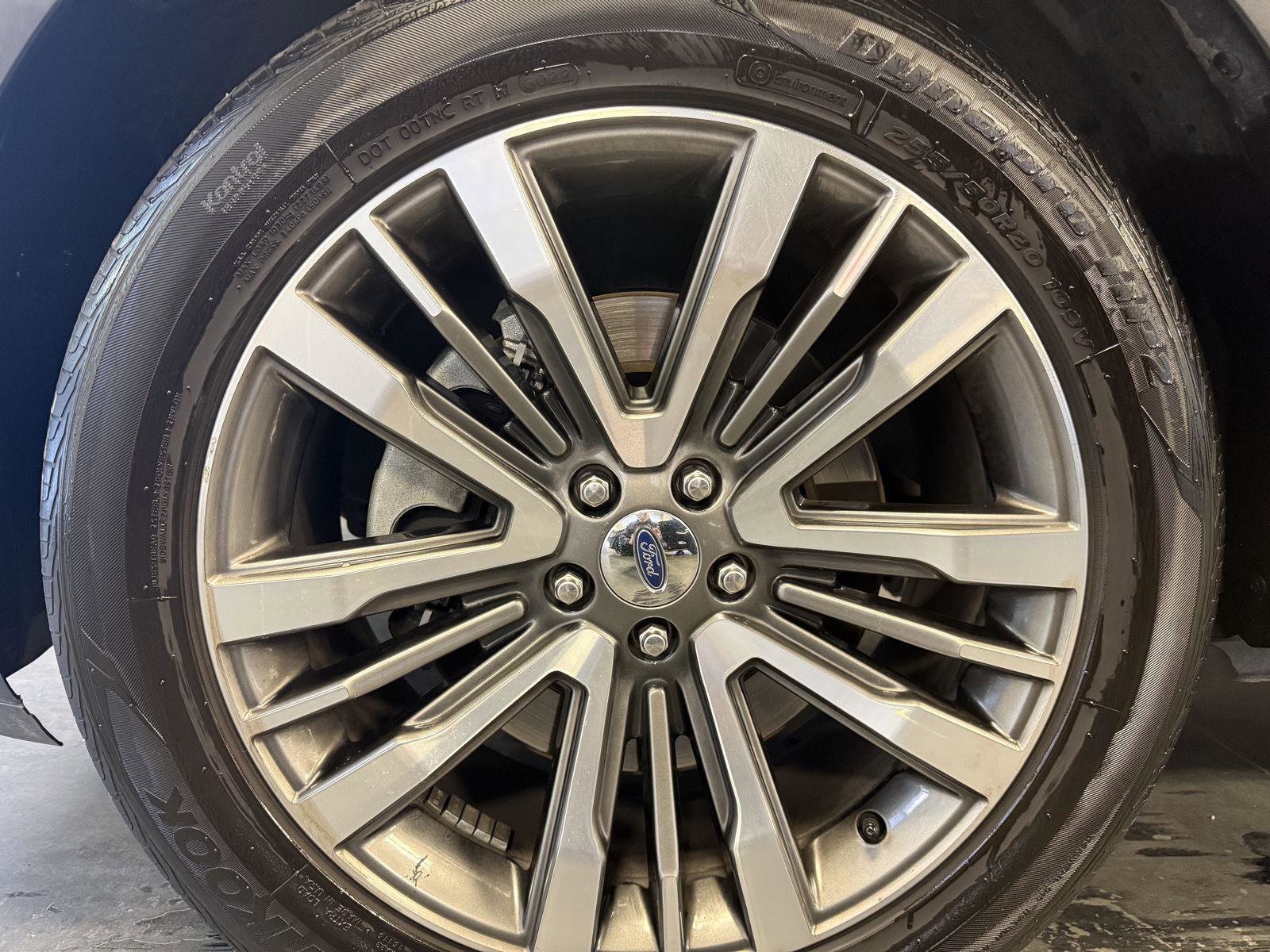 Certified 2019 Ford Explorer Platinum AWD/4WD image 10