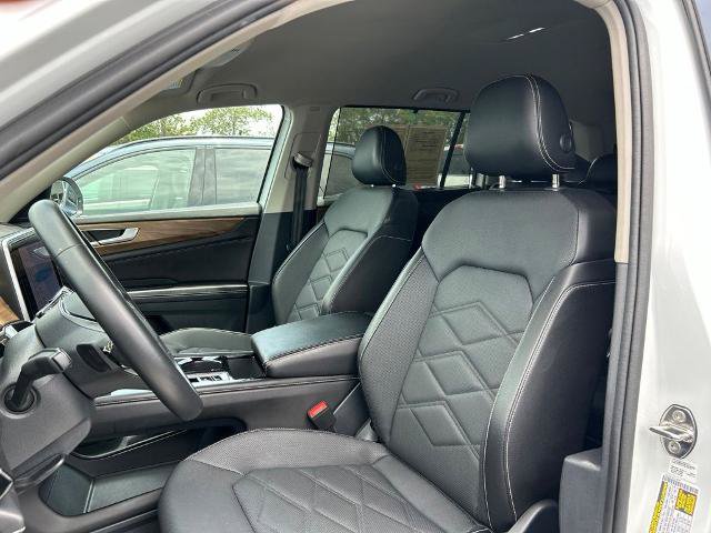 Used 2025 Volkswagen Atlas SE FWD image 21