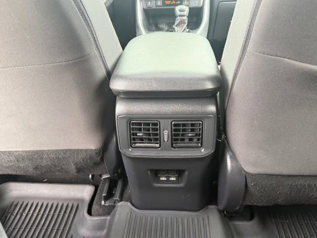 Used 2021 Toyota RAV4 SE w/ Weather & Moonroof Package AWD/4WD image 9