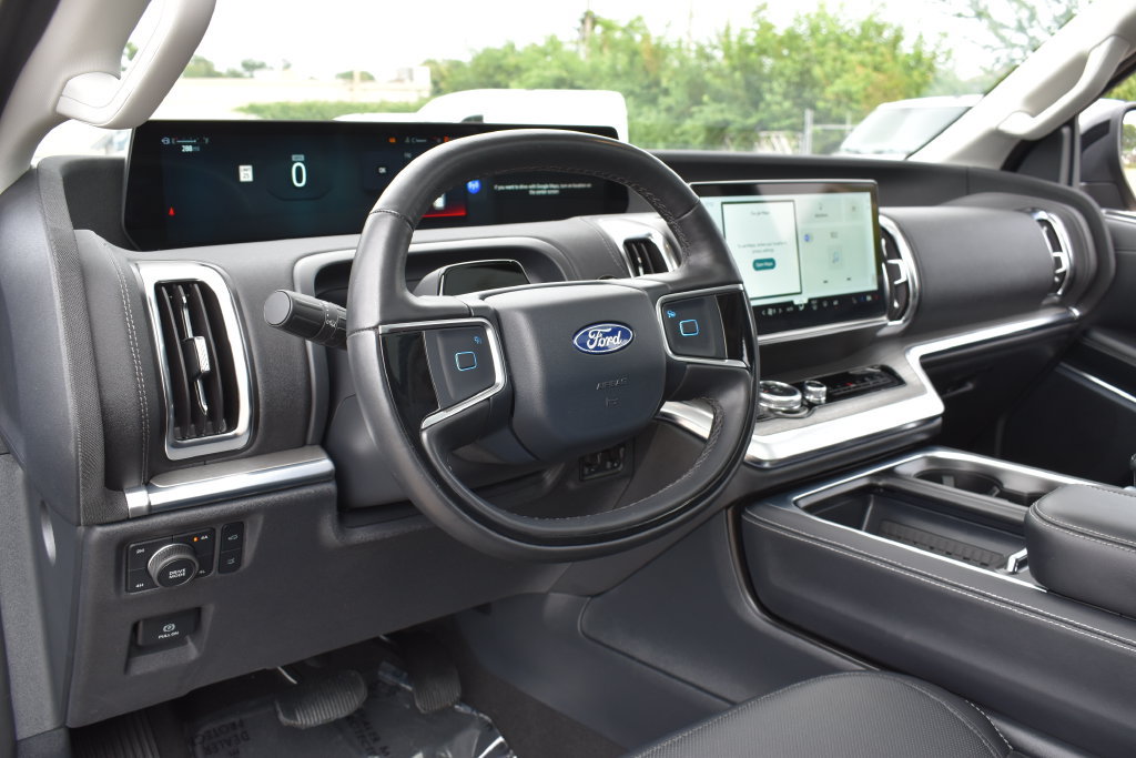 Certified 2025 Ford Expedition Platinum AWD/4WD image 20