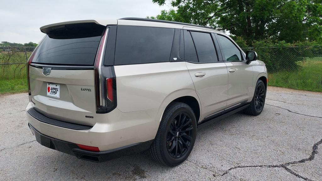 Used 2024 Cadillac Escalade Sport Platinum w/ LPO, ONYX Package AWD/4WD image 3