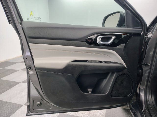 Used 2023 Jeep Compass Limited AWD/4WD image 18