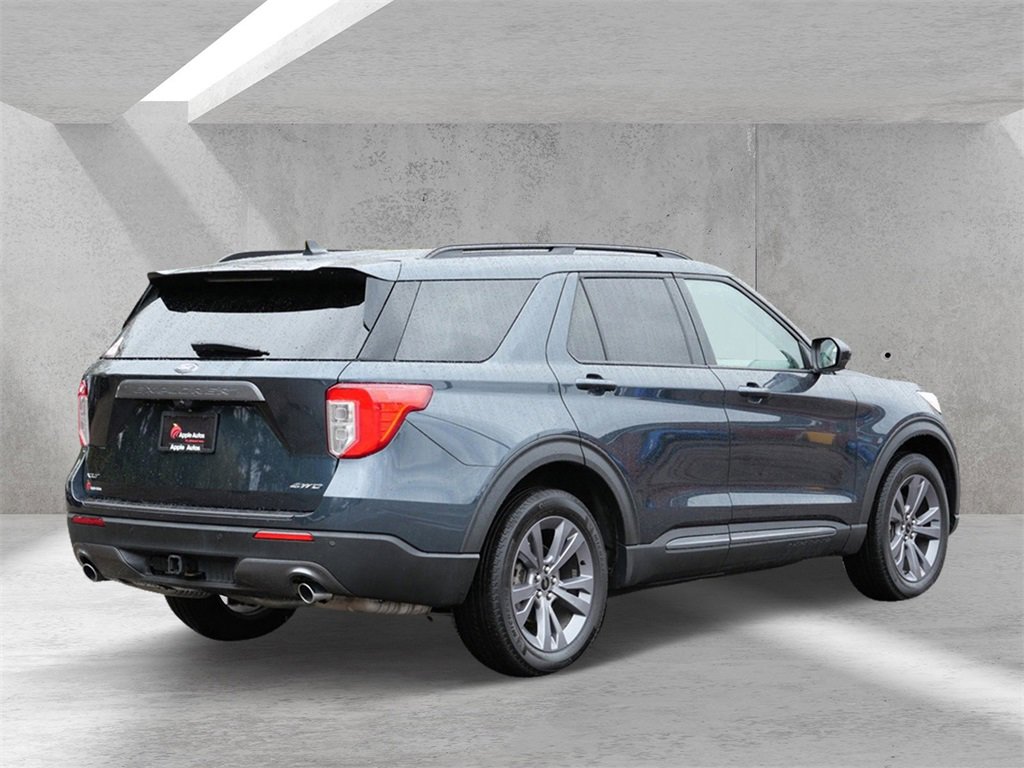 Certified 2022 Ford Explorer XLT w/ Equipment Group 202A image 3